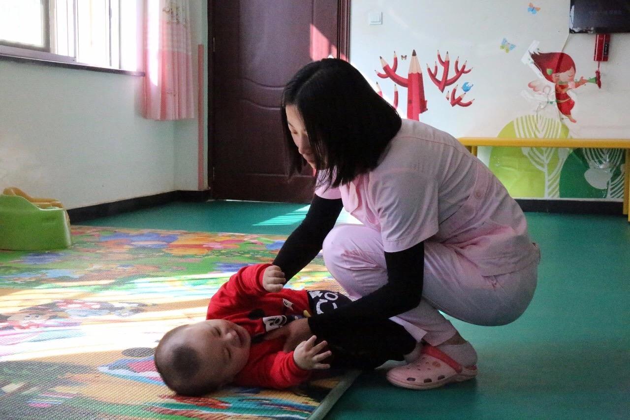 以愛之名，90后女孩重回福利院