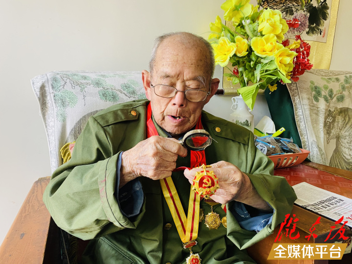 【光榮在黨50年】徐連江：“永遠跟黨走，永遠都愛國！”