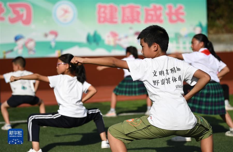 （新華全媒頭條·圖文互動）（14）書寫體育強國逐夢奮進新篇章——以習(xí)近平同志為核心的黨中央關(guān)心體育事業(yè)發(fā)展紀(jì)實