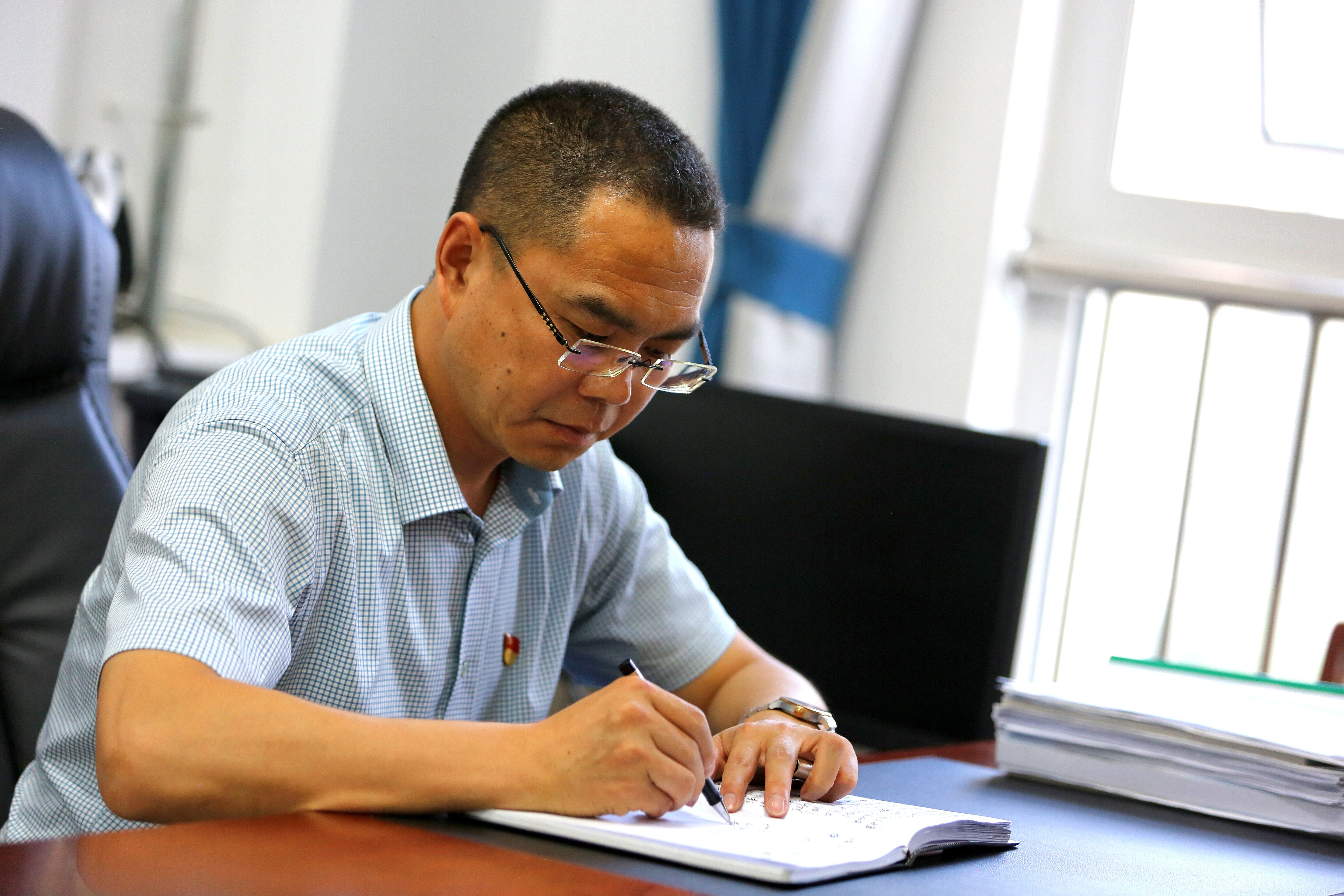 聚焦內(nèi)涵謀新篇 推動發(fā)展開新局——訪慶陽四中黨總支書記、校長齊建偉