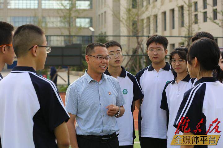 【教育高質(zhì)量發(fā)展·校長(zhǎng)訪談】聚焦內(nèi)涵謀新篇 推動(dòng)發(fā)展開新局——訪慶陽四中黨總支書記、校長(zhǎng)齊建偉