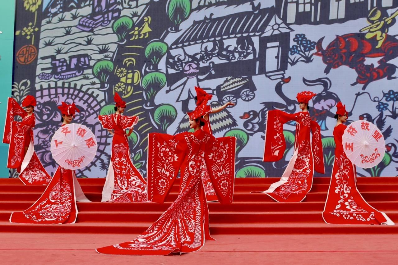 【攝影報(bào)道】慶陽非遺文化節(jié)目精彩亮相龍城，助興甘肅文旅演藝天水惠民演出季