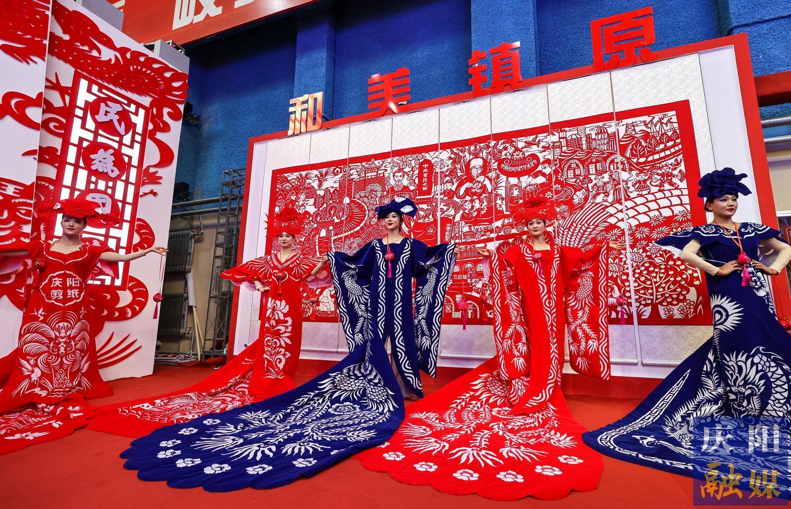 【攝影專(zhuān)題】香包盛會(huì) 非遺綻彩