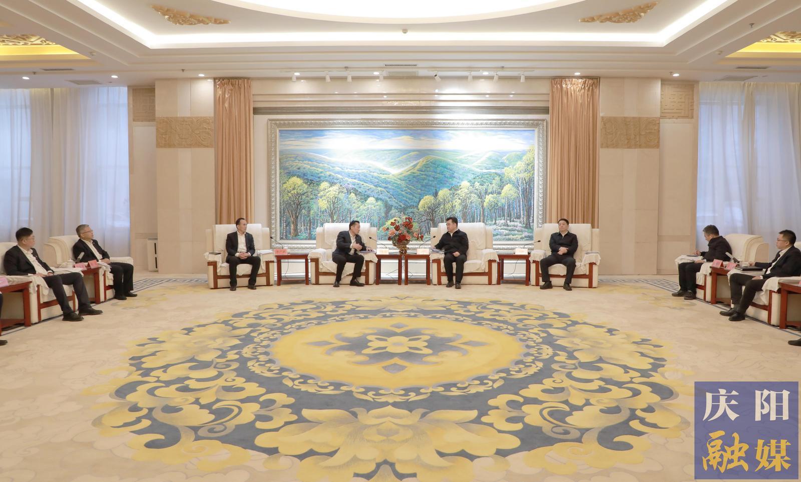黃澤元周繼軍與中國鐵塔甘肅省分公司黨委書記、總經(jīng)理戴海兵一行座談