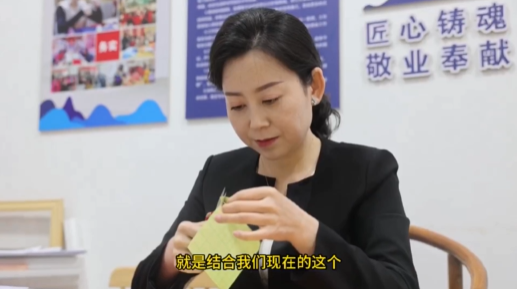慶陽(yáng)市民間布貼畫藝術(shù)代表性傳承人 李慶英：深化創(chuàng)新，讓布貼畫煥發(fā)新的生機(jī)